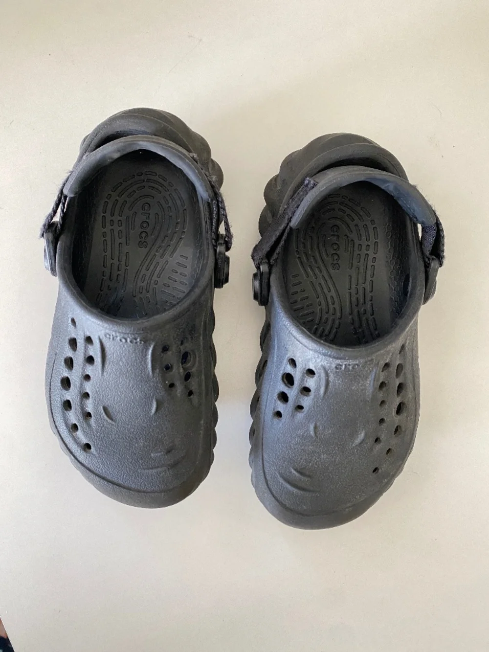 Crocs Echo Clog All Black Unisex Streetwear Kids Size 9